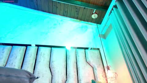 Carolina online show from 12-20-25, 04:19