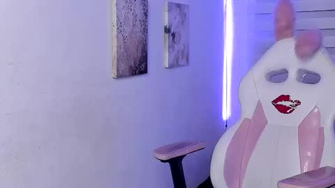 Snapshot of caroline_rodriguez_9 chatting on 06-11-26, 12:32 caroline_rodriguez_9 online show from 06-11-26, 12:32