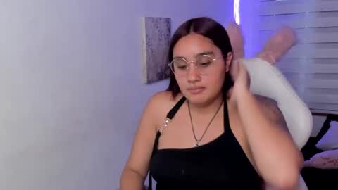 Snapshot of caroline_rodriguez_9 chatting on 06-11-26, 06:50 caroline_rodriguez_9 online show from 06-11-26, 06:50