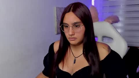 Snapshot of caroline_rodriguez_9 chatting on 06-12-26, 07:13 caroline_rodriguez_9 online show from 06-12-26, 07:13
