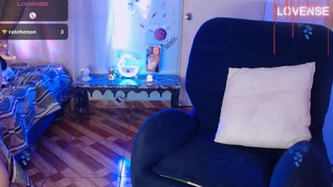 Snapshot of carolineblich chatting on 01-15-25, 11:08 Carolin Blich online show from 01-15-25, 11:08