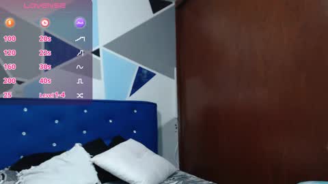 Snapshot of carolineblich chatting on 02-13-25, 10:11 Carolin Blich online show from 02-13-25, 10:11