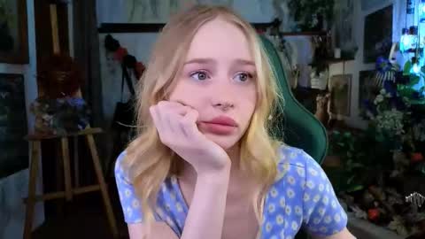 Snapshot of carolinedjoi chatting on 11-15-25, 11:29 Caroline online show from 11-15-25, 11:29