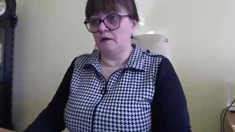 CarolineDream  online show from 02-11-25, 07:54