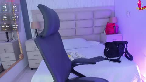 Caroline online show from 04-19-26, 12:26