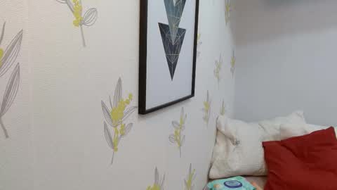 Snapshot of carolinemoretti chatting on 11-25-25, 11:54 Im Carolanie online show from 11-25-25, 11:54