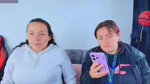 Carolinhe  online show from 10-13-25, 11:21