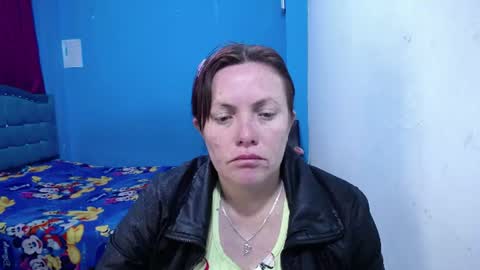 Snapshot of carolinhe_ chatting on 07-08-26, 12:09 Carolinhe online show from 07-08-26, 12:09