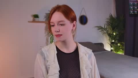 Snapshot of carolinnk chatting on 10-14-25, 02:40 Caro online show from 10-14-25, 02:40