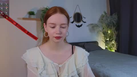 Snapshot of carolinnk chatting on 10-25-25, 08:22 Caro online show from 10-25-25, 08:22