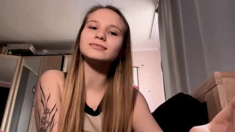 Snapshot of carollgalle chatting on 02-18-26, 08:43 Carolina online show from 02-18-26, 08:43