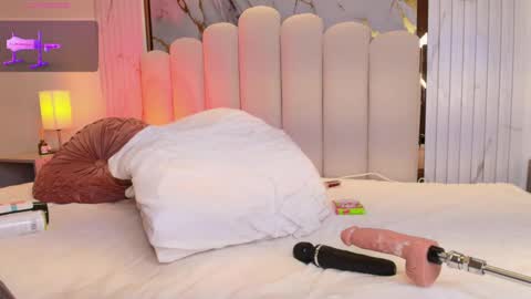 Snapshot of carolriveraa chatting on 01-22-25, 11:43 Carol Rivera online show from 01-22-25, 11:43