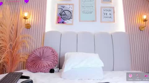 Snapshot of carolriveraa chatting on 09-19-25, 08:20 Carol Rivera online show from 09-19-25, 08:20