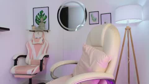 Snapshot of carolyne_sweet chatting on 07-14-26, 02:05 carolyne_sweet online show from 07-14-26, 02:05