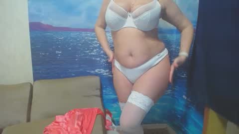 Snapshot of caroncapella chatting on 02-22-25, 03:25 VicunaCool online show from 02-22-25, 03:25