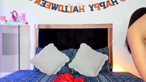 Snapshot of carorosse chatting on 10-12-25, 06:18 Caro online show from 10-12-25, 06:18