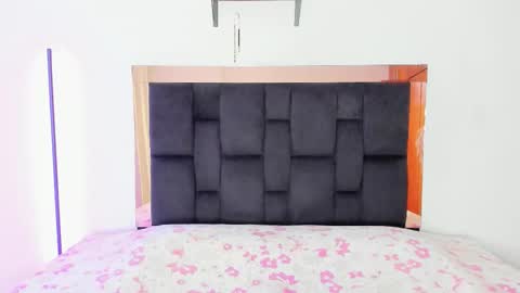 Snapshot of carorosse chatting on 12-16-25, 08:25 Caro online show from 12-16-25, 08:25