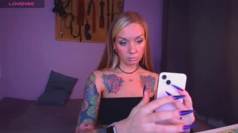 Carrie online show from 04-15-26, 06:59