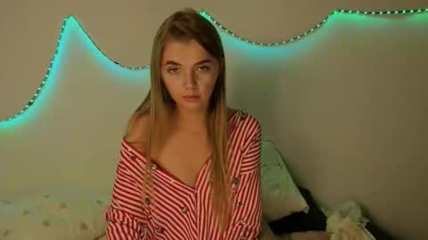 carriebradshawww online show from 09-17-25, 01:18