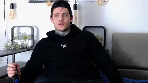 Snapshot of carter_reos chatting on 03-03-25, 01:31 Carter online show from 03-03-25, 01:31