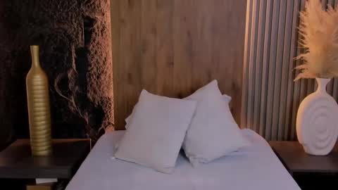 Snapshot of casandra_busting chatting on 09-12-25, 07:03 Casandra online show from 09-12-25, 07:03