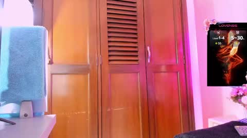 Snapshot of casey_lorens chatting on 05-28-26, 03:37 casey online show from 05-28-26, 03:37