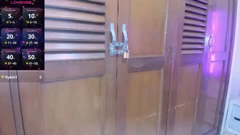 Snapshot of casey_lorens chatting on 06-12-26, 04:55 casey online show from 06-12-26, 04:55