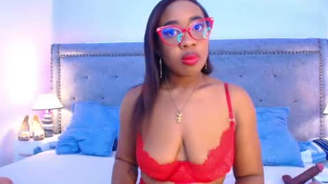 Snapshot of caseymoon chatting on 07-06-26, 12:13 Casey online show from 07-06-26, 12:13
