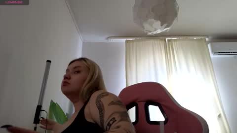 Snapshot of caseyrobbinss chatting on 09-14-25, 06:01 Casey Robbins online show from 09-14-25, 06:01