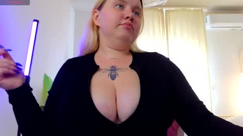 Snapshot of caseyrobbinss chatting on 10-03-25, 06:21 Casey Robbins online show from 10-03-25, 06:21