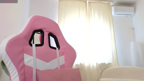 Snapshot of caseyrobbinss chatting on 10-21-25, 07:31 Casey Robbins online show from 10-21-25, 07:31