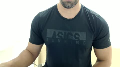Snapshot of cashmastermuscle77 chatting on 07-06-26, 07:05 cashmastermuscle77 online show from 07-06-26, 07:05