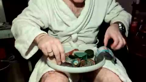 Snapshot of casory1922 chatting on 12-04-25, 10:35 hairyokieotter online show from 12-04-25, 10:35