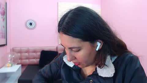 573215024606 online show from 11-20-25, 10:20