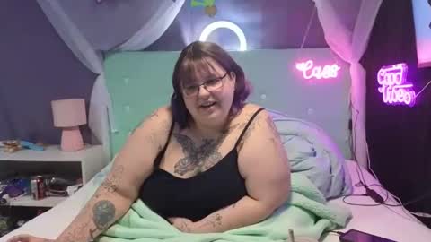 Snapshot of casserole_bbw chatting on 03-05-25, 03:51 Casserole bbw online show from 03-05-25, 03:51