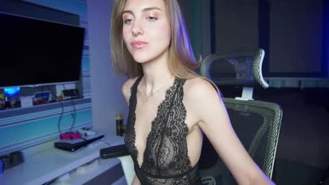 Snapshot of cassiablade1 chatting on 10-10-25, 04:39 Seductress Cassia FINDOM AND SADISM NO NUDE online show from 10-10-25, 04:39