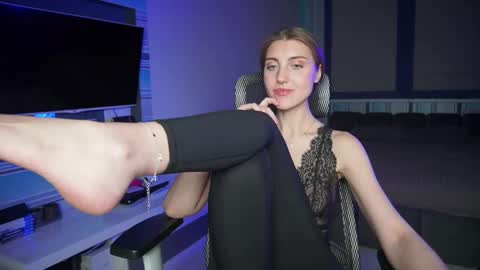 Snapshot of cassiablade1 chatting on 10-19-25, 04:40 Seductress Cassia FINDOM AND SADISM NO NUDE online show from 10-19-25, 04:40