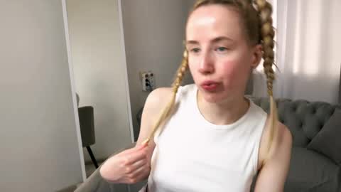 Snapshot of cassie_kelman chatting on 04-19-26, 09:17 Cassie online show from 04-19-26, 09:17