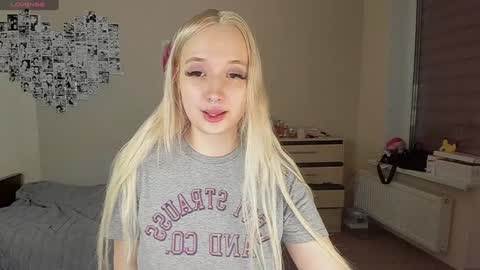 Cassie Rosss online show from 12-31-24, 03:34