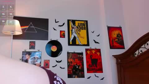 Snapshot of cassieholland chatting on 11-07-25, 08:14 Im Cassie3 online show from 11-07-25, 08:14