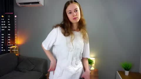 Snapshot of cassiehorridge chatting on 07-08-26, 05:45 Alice online show from 07-08-26, 05:45