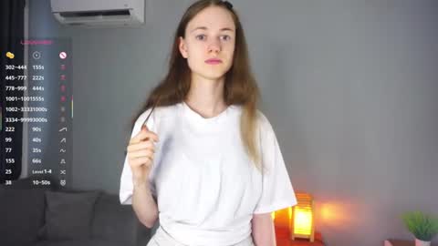 Snapshot of cassiehorridge chatting on 07-14-26, 07:46 Alice online show from 07-14-26, 07:46