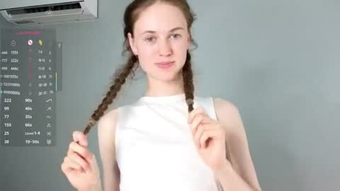 Snapshot of cassiehorridge chatting on 07-20-26, 10:39 Alice online show from 07-20-26, 10:39