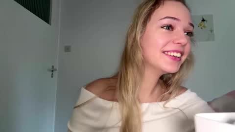 Olivia online show from 02-23-26, 08:12