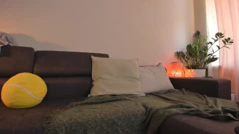  cassandra  online show from 09-30-25, 01:05