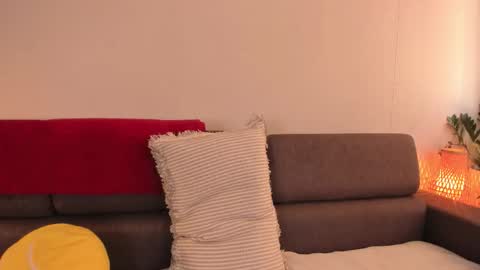  cassandra  online show from 10-20-25, 12:05