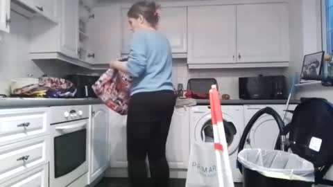 Bakewell Trixie  online show from 02-10-26, 05:06