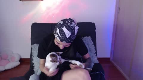 cat online show from 01-31-25, 08:22