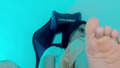Snapshot of cata__gutierrez_ chatting on 04-24-26, 04:04 Cata online show from 04-24-26, 04:04