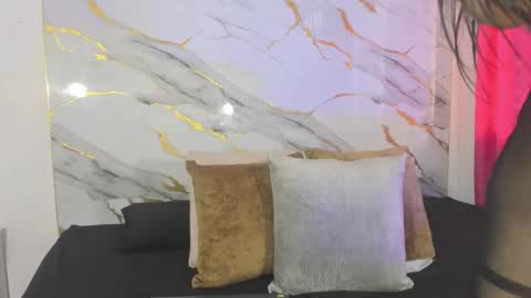 Snapshot of cata_gil1 chatting on 11-21-25, 07:01 cata_gil1 online show from 11-21-25, 07:01